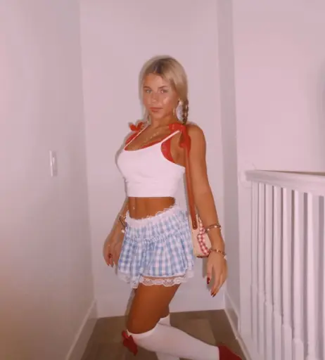 Image 3254106 from Ariana White