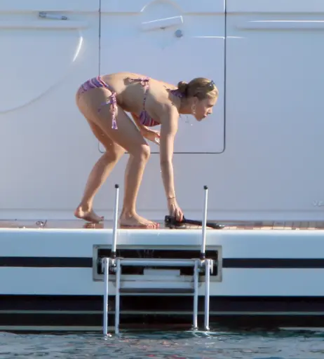 Image 3378963 from Victoria Swarovski