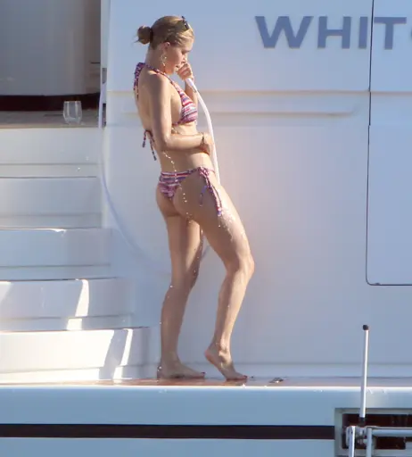 Image 3378966 from Victoria Swarovski