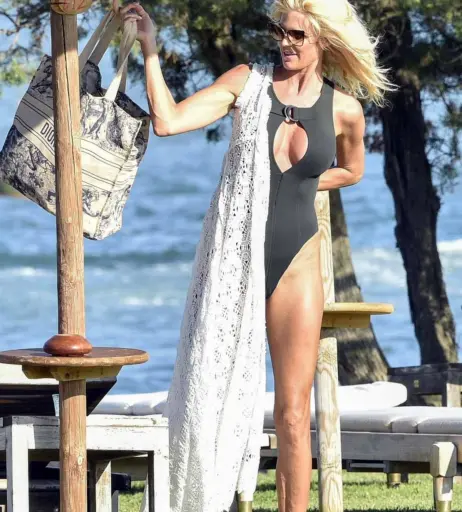 Image 3307661 from Victoria Silvstedt