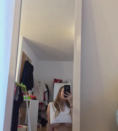 Image 381050 from Emiliaaverie