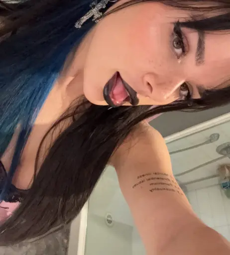 Image 3975385 from effycutiexx