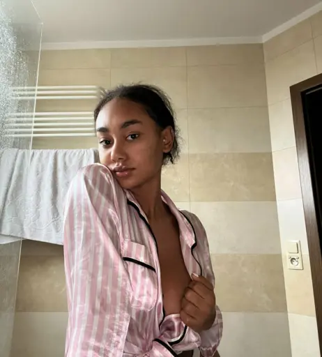 Image 3908473 from llleasy/elizabeth anorue