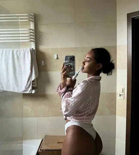 Image 3908907 from llleasy/elizabeth anorue