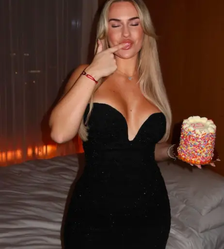 Image 3486792 from liv.yah