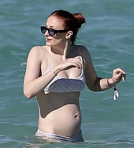 Image 3407618 from Sophie Turner