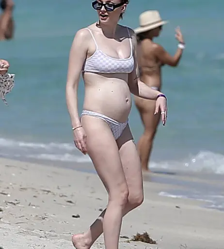 Image 3407604 from Sophie Turner