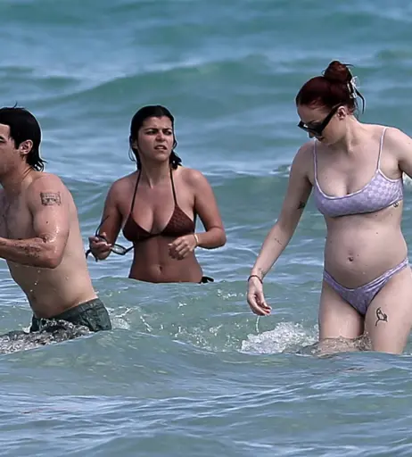 Image 3407622 from Sophie Turner