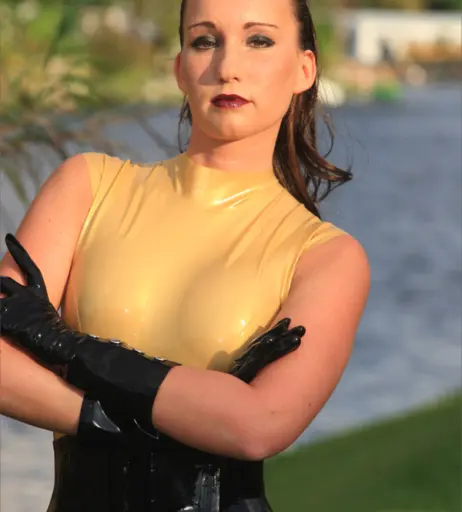 Image 3402795 from Vanessa Pur