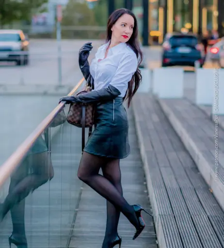 Image 3402903 from Vanessa Pur