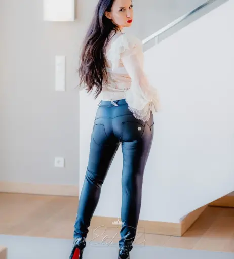 Image 3403596 from Vanessa Pur