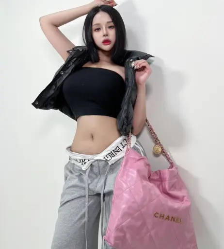 Image 3586784 from e__luda_glamorous