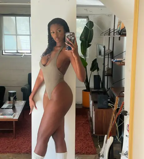 Image 3560891 from Elinda San