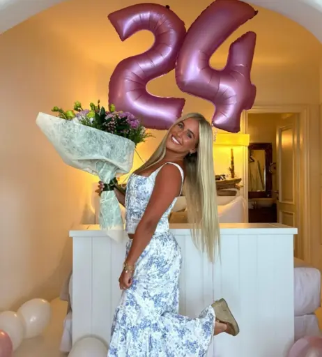 Image 3559613 from Cassie and Chloe Roberts