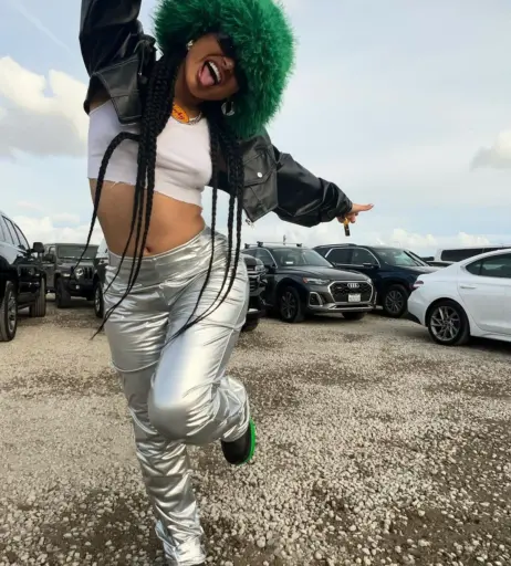 Image 3691277 from Himynamestee