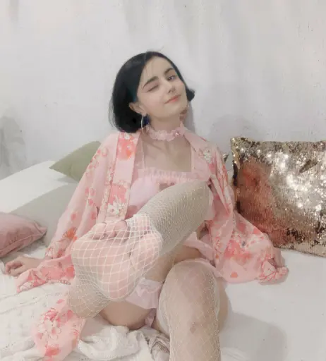 Image 3687436 from Loonassoftfeet