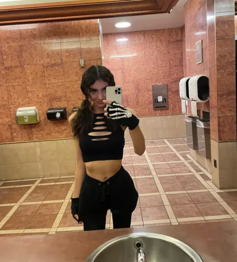 Image 3672434 from ChloeNight