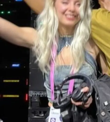 Image 3655276 from Jessu