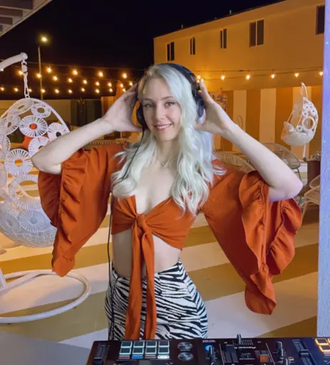 Image 3652399 from Jessu