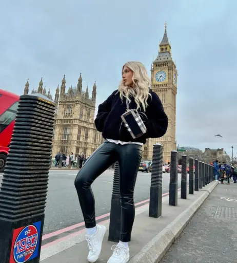 Image 3622561 from Em3rome