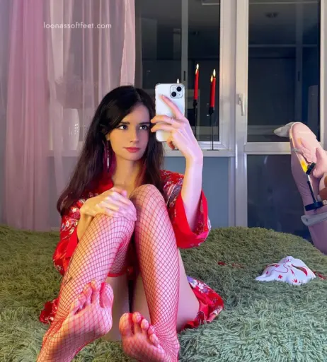 Image 3773267 from Loonassoftfeet