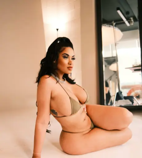 Image 3770541 from Sheismichaela