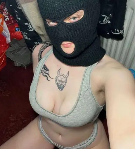 Image 3733365 from Ofscarll
