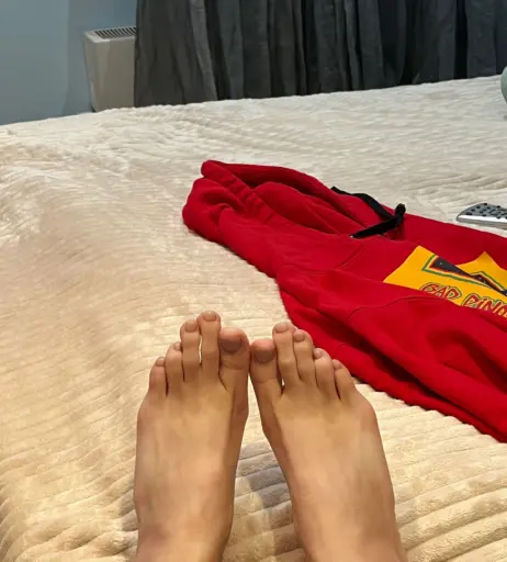 Image 3739477 from Loonassoftfeet