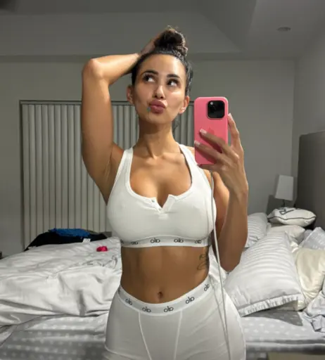 Image 3725858 from Amber Quinn