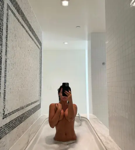 Image 372399 from Artemida Rey