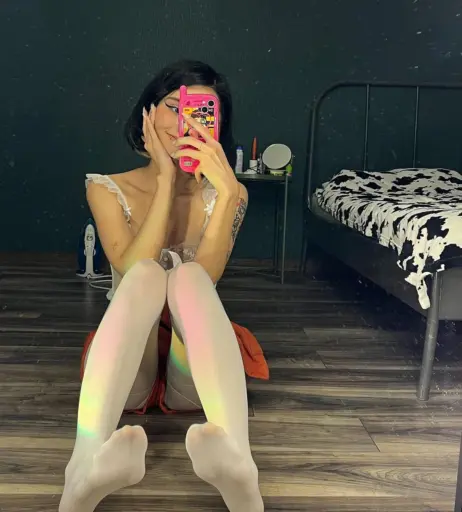 Image 3716380 from Loonassoftfeet