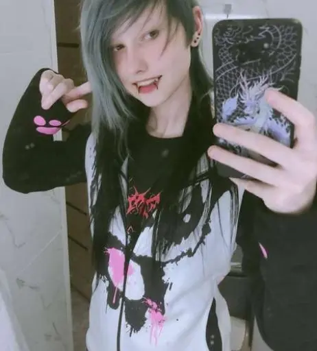 Image 3096756 from Little Emo Kitten