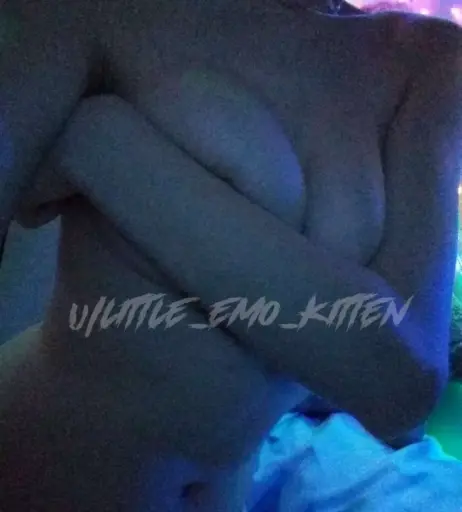 Image 3097319 from Little Emo Kitten