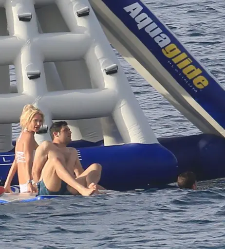 Image 3080733 from Victoria Silvstedt