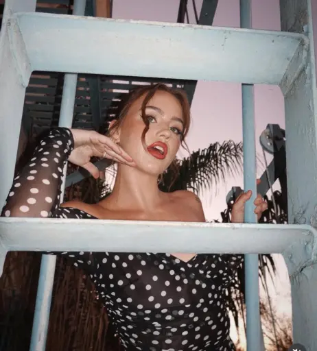 Image 3064354 from Emma Brooks