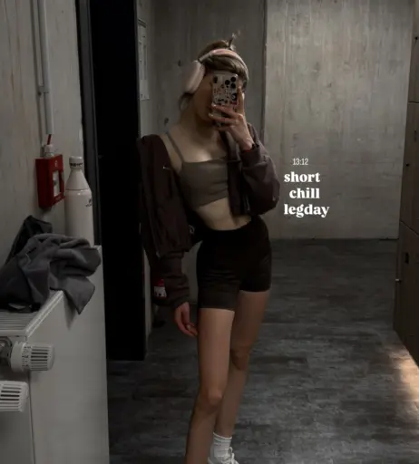 Image 3063566 from Lea Peach