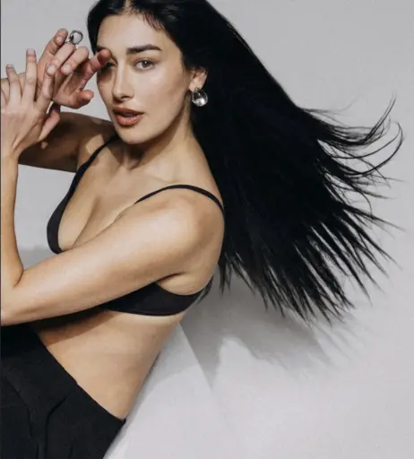 Image 3058097 from Elif