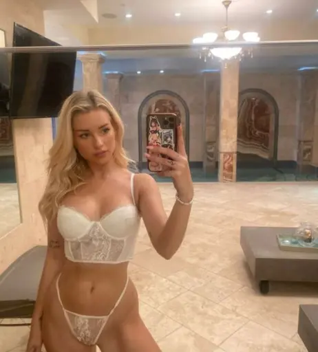 Image 3022879 from Lottie Moss