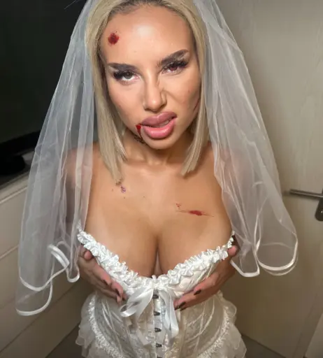 Image 3017375 from Mira phoebe