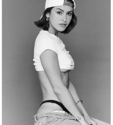 Image 3011386 from Jehane Paris