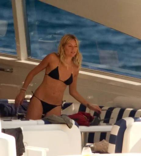 Image 3012782 from Sienna Miller