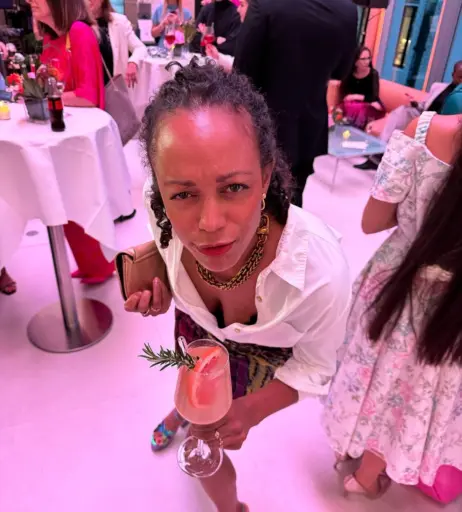 Image 3012650 from Milka Loff Fernandes