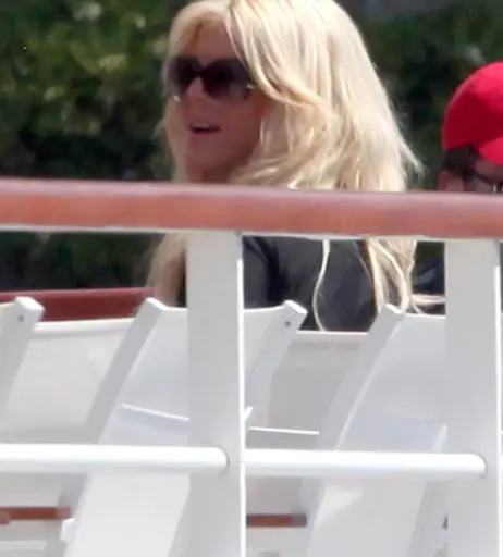 Image 3012159 from Victoria Silvstedt