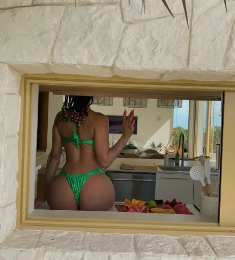 Image 3007698 from Saweetie