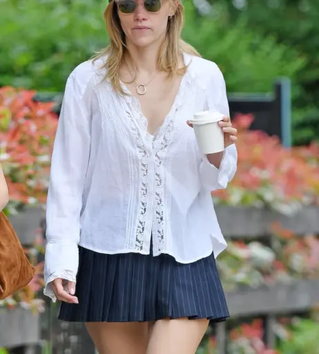Image 3001538 from Suki Waterhouse