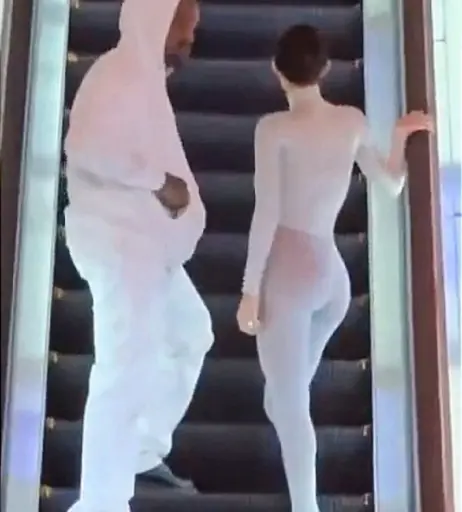 Image 3001729 from Bianca Censori