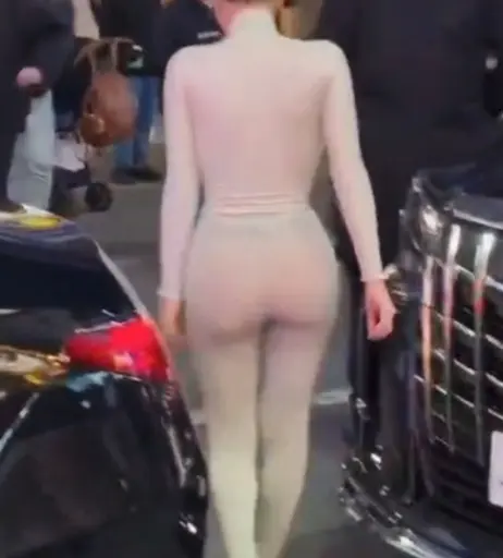 Image 3001630 from Bianca Censori