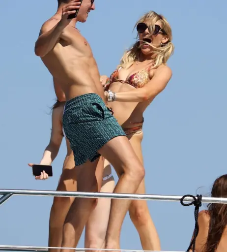 Image 3002773 from Stephanie Pratt