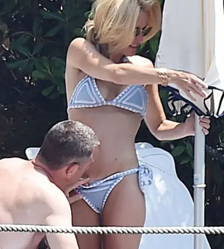 Image 3002688 from Gillian Anderson