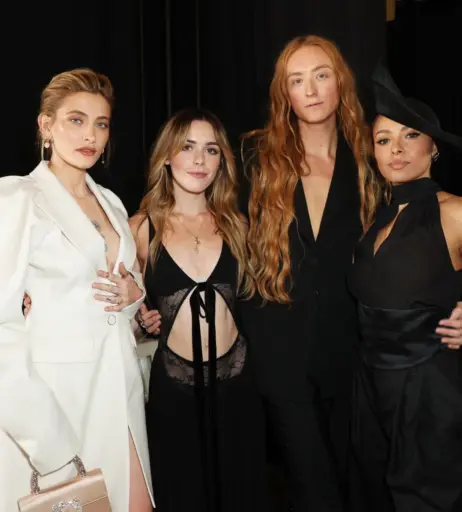 Image 3002190 from Kiernan Shipka